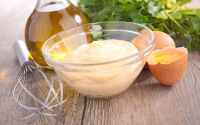 Maioneza de casă, preparată cu ouă fierte și crude, se menține în topul preferințelor bucătarilor amatori și profesioniști din România