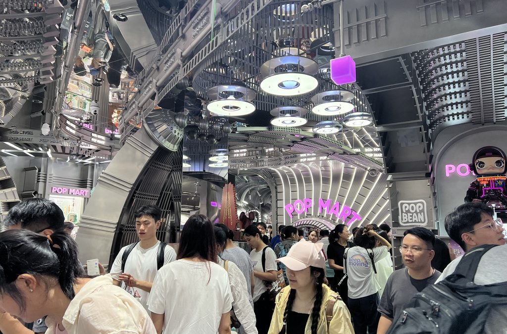 Creștere ULUITOARE în China: Economia sfidează așteptările, dar e record NEGATIV