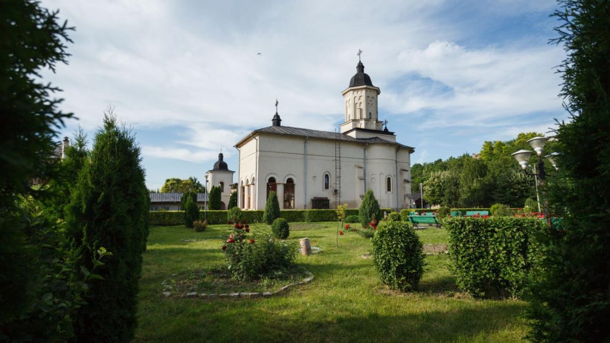 Hram la Mănăstirea Hlincea: Mii de credincioși așteptați la Iași