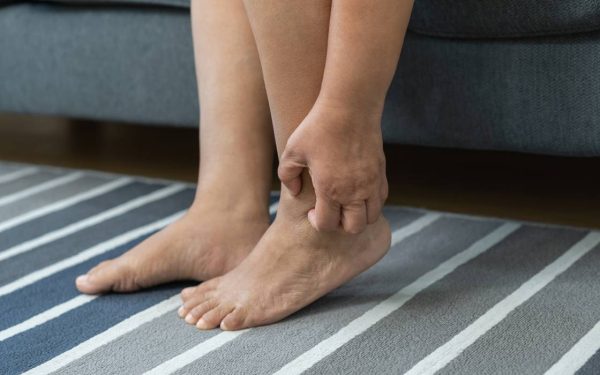 Umflături pe picioare: Semnal de alarmă pentru diabet și boli grave, spune medicul