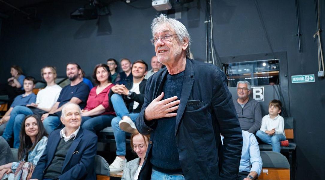 Hoinar Festival revine cu o ediție dedicată curajului Festivalul Hoinar, evenimentul cultural apreciat din București, își pregătește cea de-a noua ediție, care va explora tema curajului, definită ca „o alegere zilnică de a rămâne neînvins în fața provocărilor vieții”, după cum au anunțat organizatorii