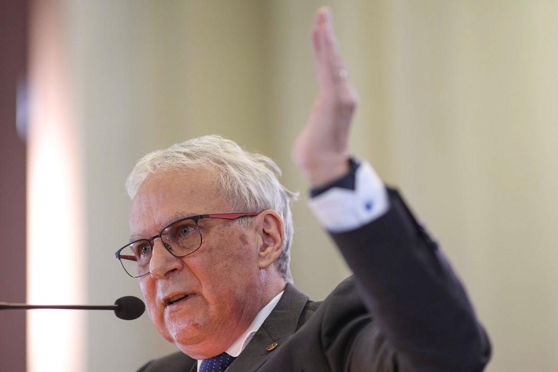 Marius Andruh, noul președinte al Academiei Române