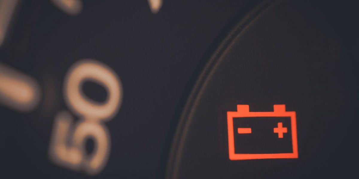 Dacia întâmpină probleme cu erorile fantomă după înlocuirea bateriei de 12V în modelele electrice, fenoment care a fost semnalat de mai mulți utilizatori