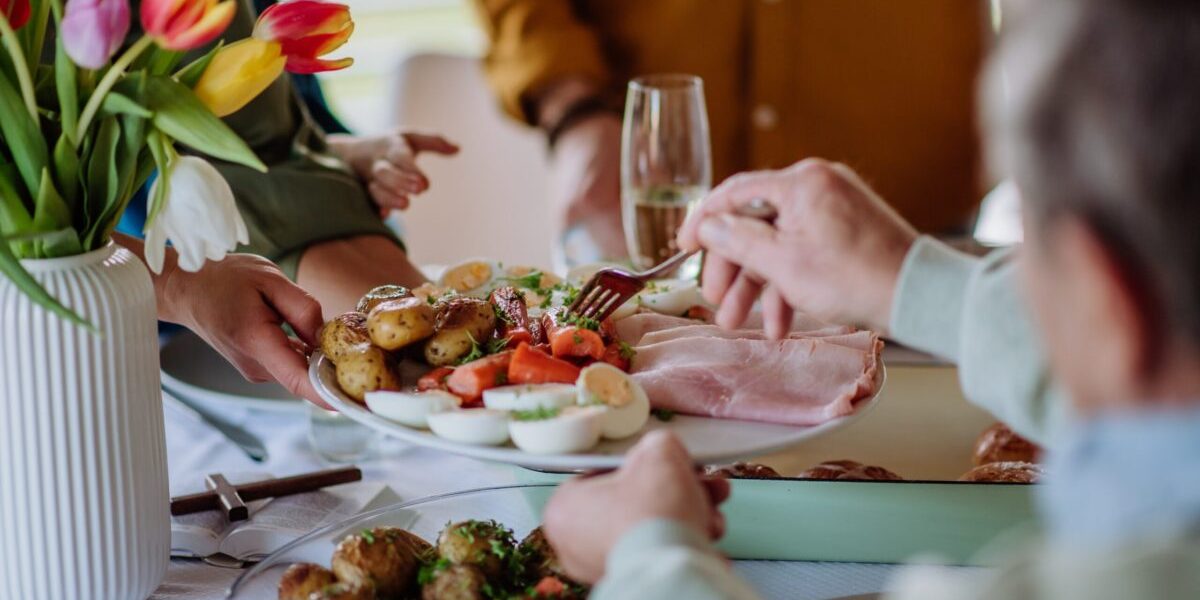 Ce ascunde „consumul cu moderație” la masa de Paște: Adevărul crud