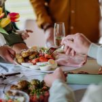 Ce ascunde „consumul cu moderație” la masa de Paște: Adevărul crud