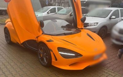 Percheziții în București și Ilfov într-un dosar de folosire a documentelor false și spălare de bani Polițiștii au efectuat cinci percheziții, în București și Ilfov, în cadrul unui dosar care vizează utilizarea de documente false la vamă și spălare de bani