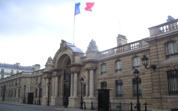 Ușile Palatului Elysee, ferecate: Poliția, blocată într-un dosar de corupție