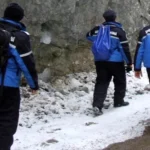 GPS-ul i-a dus în noroi: Cuplu blocat pe Muntele de Sare, salvat de Paște