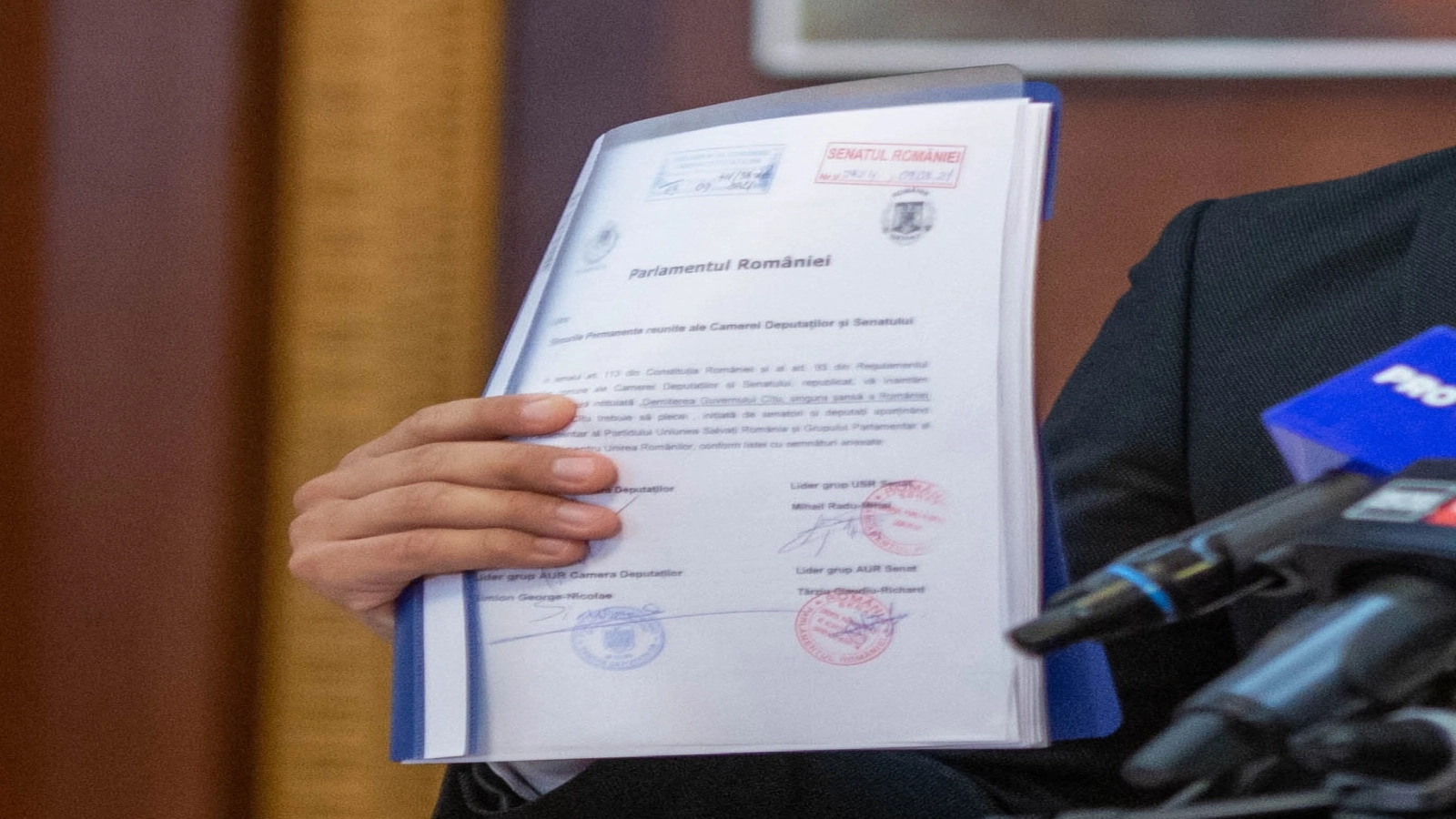 Surse: Bolojan, testat de AUR și PACE pentru moțiune pe 15 aprilie