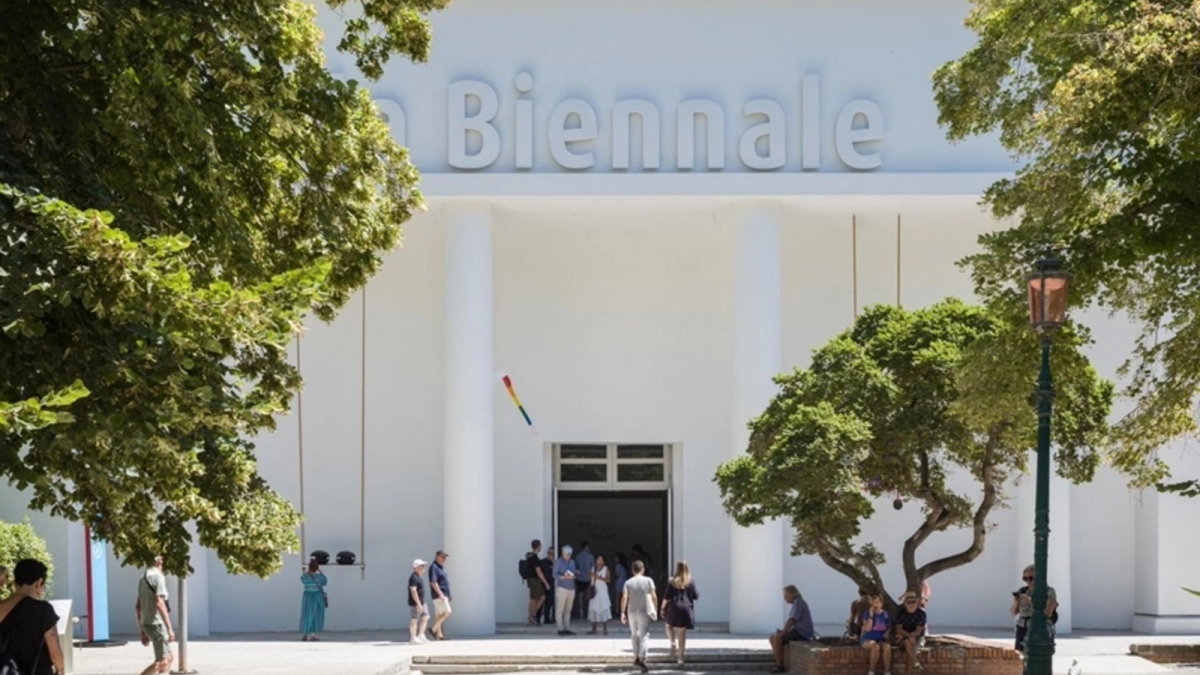 România, la Veneţia: Instalație ULUITOARE de artă audiovizuală şi sculpturală