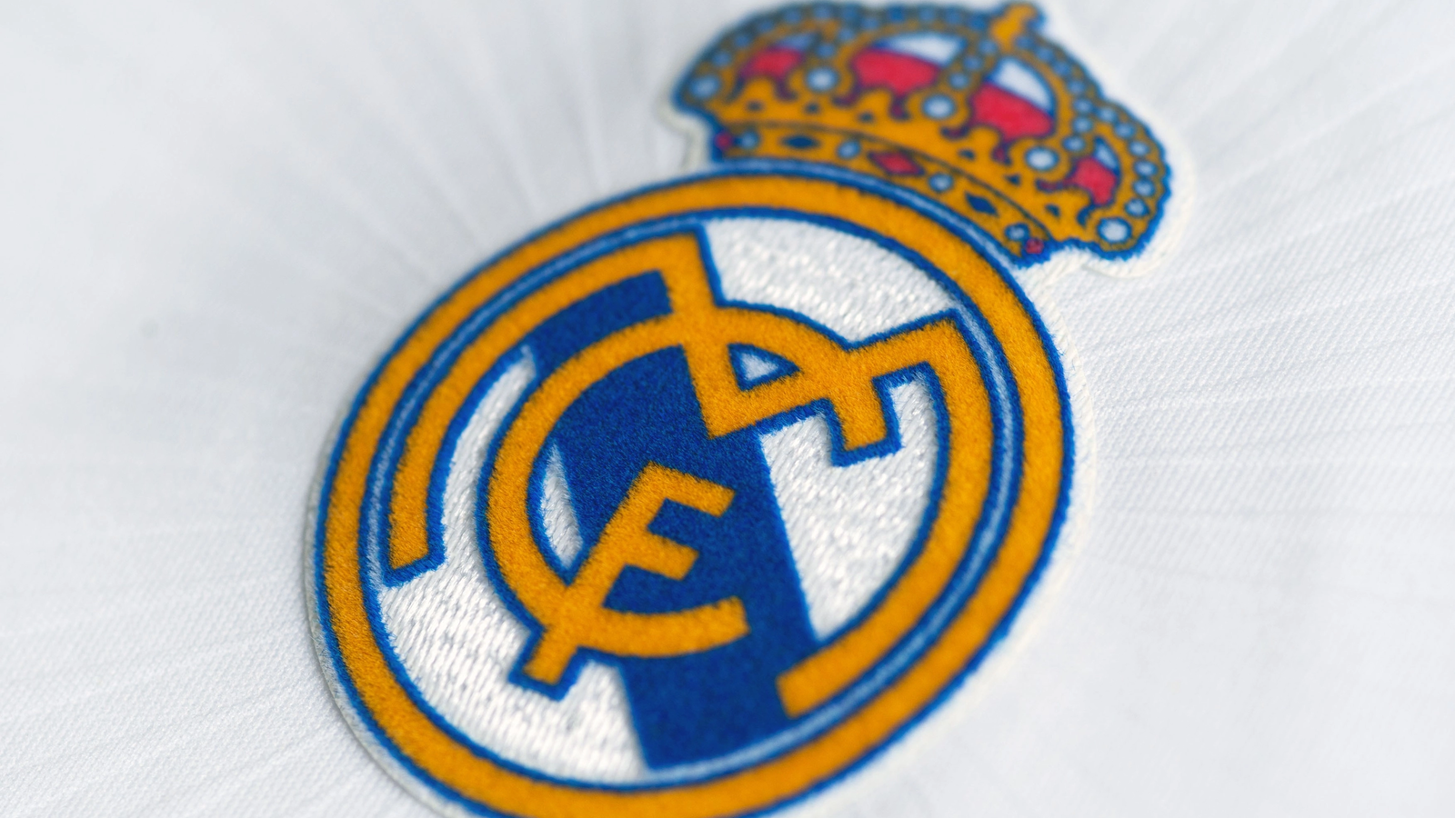 Real Madrid, una dintre cele mai prestigioase echipe de fotbal din Europa, a adus un omagiu public lui Mircea Lucescu