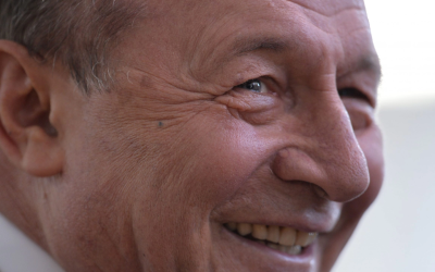 Fostul președinte Traian Băsescu susține că, în fața devierilor politicii americane, singura soluție pentru europeni este crearea unei armate comune Traian Băsescu, fostul președinte al României, afirmă că Europa trebuie să-și dezvolte propria capsulă de siguranță, considerând crearea unei armate europene ca fiind singurul plan de rezervă în fața alegerilor și deviațiilor politicii americane