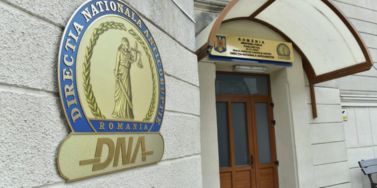 Procurorii Direcției Naționale Anticorupție (DNA) Pitești au trimis în judecată conducerea Direcției Generale de Asistență Socială și Protecția Copilului (DGASPC) Argeș, alături de alte persoane, într-un dosar de corupție