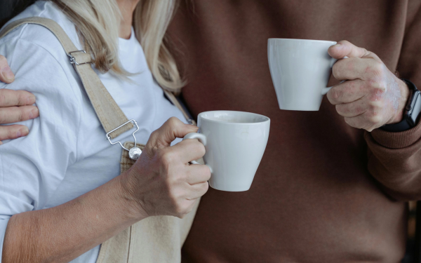 Băutura-fenomen pe net: De ce medicii au REZERVE față de consumul zilnic