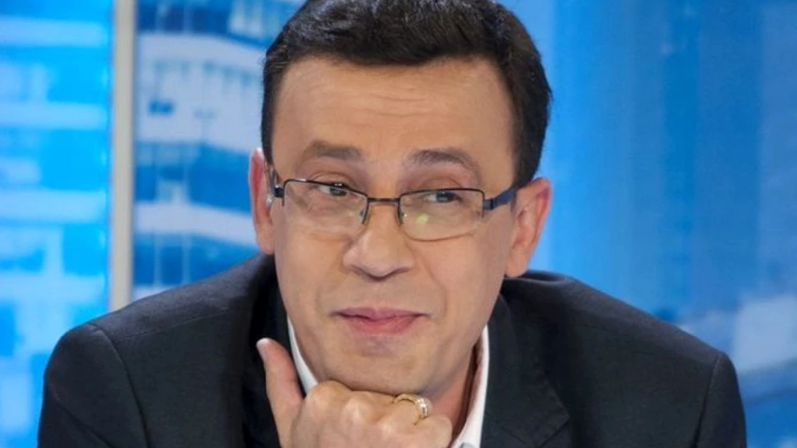 Victor Ciutacu reacționează la decizia CNA de a închide Realitatea Plus Jurnalistul Victor Ciutacu a comentat recent decizia Consiliului Național al Audiovizualului (CNA) de a retrage licența de emisie a postului TV Realitatea Plus