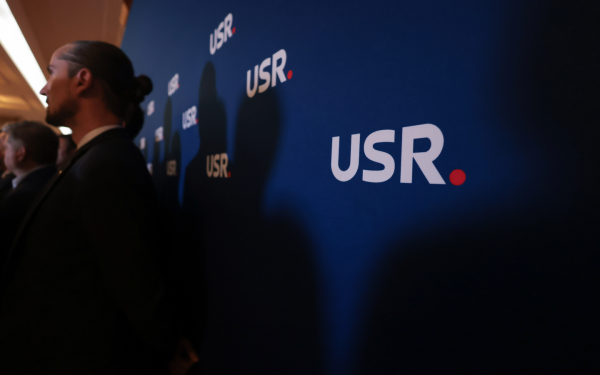 USR forțează anticipate: "Abandon" de țară, avertizează liderii, în plină criză