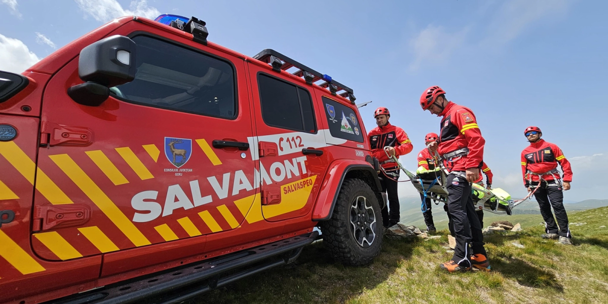 Brașov: Salvamontiștii, sfaturi pentru turiștii de Sărbători, atenție la munte