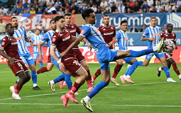 Victorie dramatică pentru Universitatea Craiova: Rapid, învinsă în play-off!