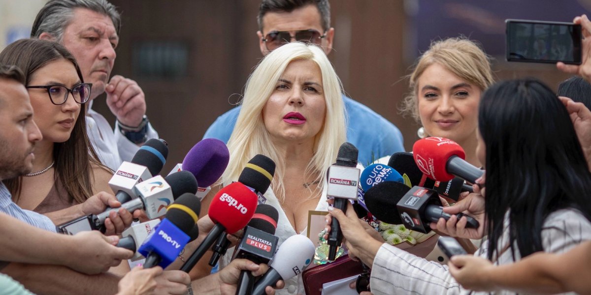 Elena Udrea a reacționat vehement după ce Curtea de Apel din București a suspendat, miercuri, decizia Consiliului Național al Audiovizualului (CNA) de a retrage licența postului de televiziune Realitatea Plus
