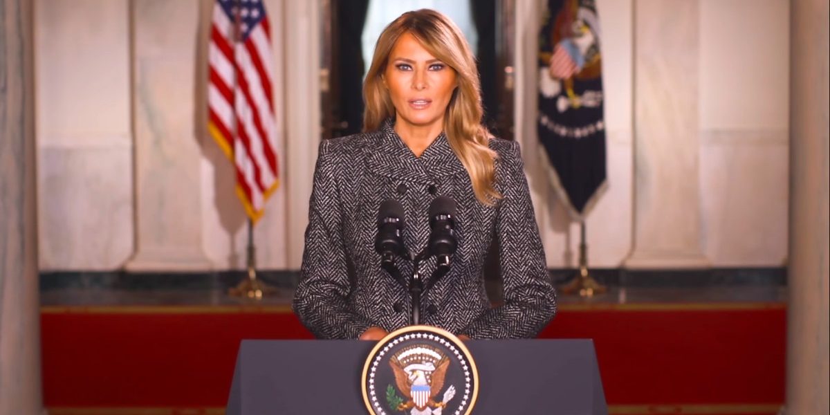 Prima Doamnă a SUA, Melania Trump, a negat categoric orice legătură cu controversatul Jeffrey Epstein, cerând totodată audieri în Congres pentru supraviețuitorii traficului sexual al acestuia
