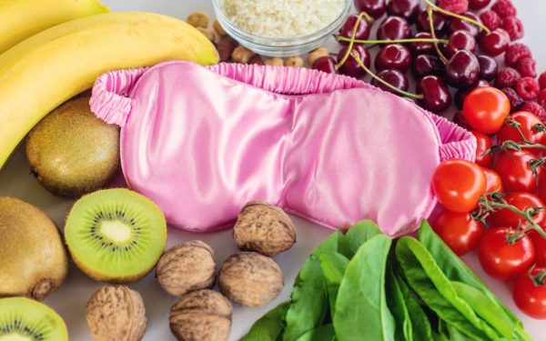 Alimente secrete care te culcă instant: Melatonina, somnul la pachet