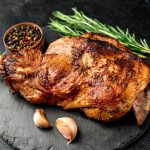 Cum să eviți gustul amar la carnea de miel de Paște