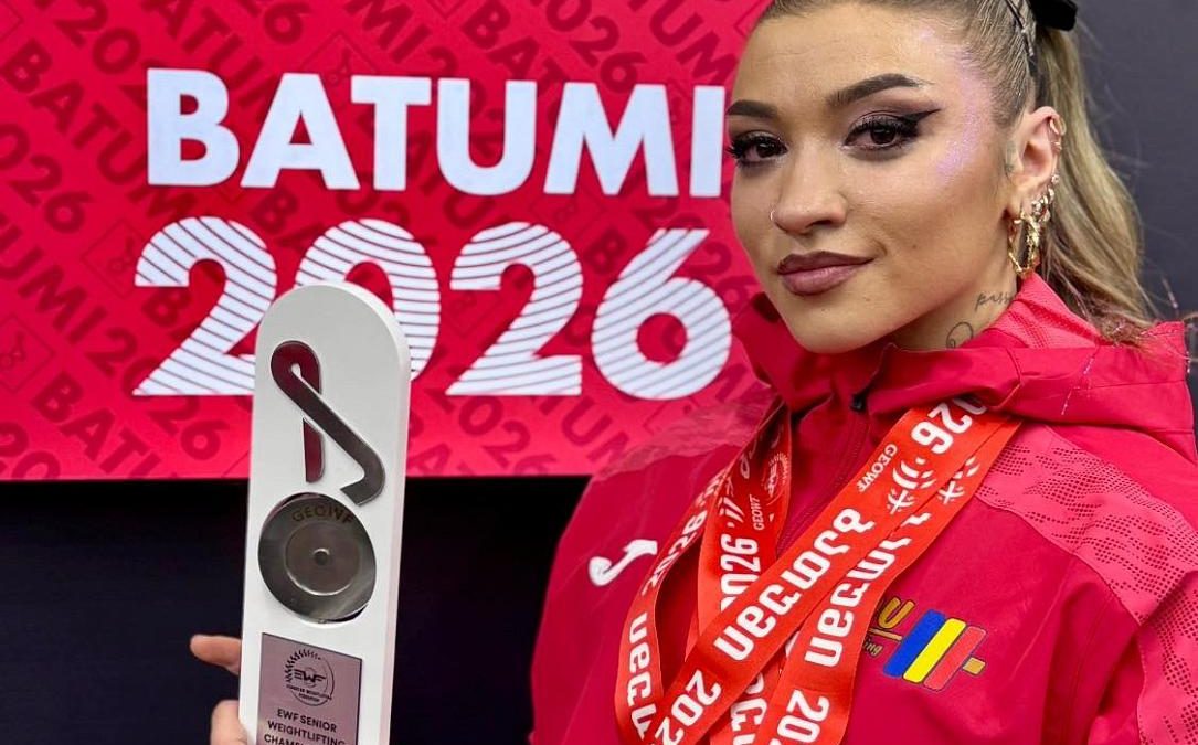 Mihaela Cambei, triplă medaliată la Campionatele de Haltere din Georgia