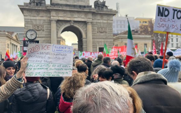 Naționaliștii europeni protestează la Milano împotriva migranților și a Bruxelles-ului