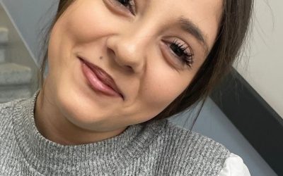 Poliția Capitalei cere sprijinul cetățenilor pentru găsirea unei minore dispărute în București, fiind vorba despre o fată de 13 ani care a plecat voluntar de acasă de la o adresă din Sectorul 6, fără a se mai întoarce