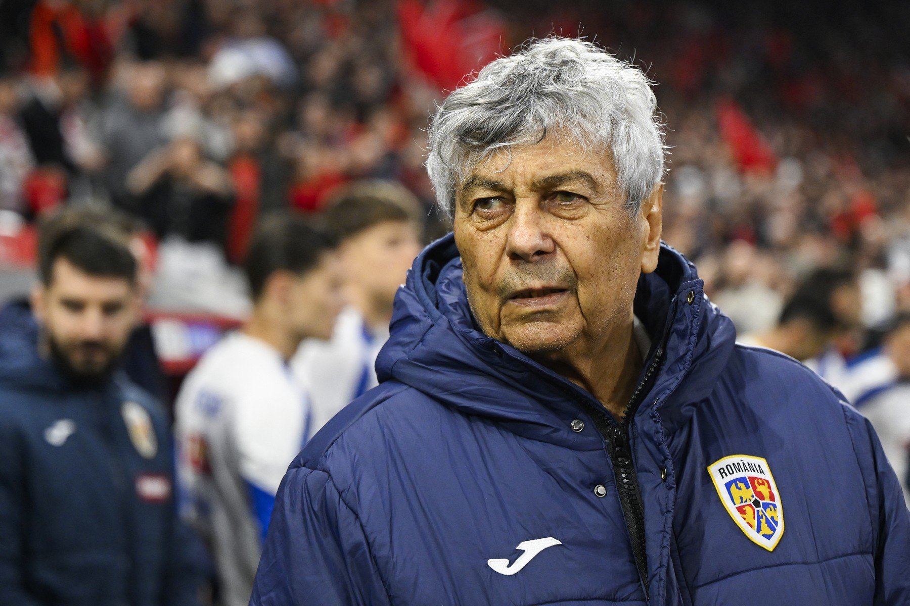 Fostul selecționer al Naționalei României, Mircea Lucescu, în vârstă de 80 de ani, a suferit astăzi dimineață un infarct miocardic acut, fiind internat în continuare la Spitalul Universitar din București, după o săptămână de supraveghere și tratament