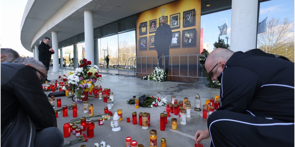 Mii de oameni la Arena Națională, omagiindu-l pe Mircea Lucescu. Dragomir: „E mare și-n Rai”