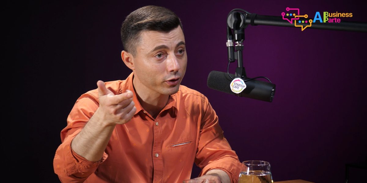 Majoritatea companiilor de miliarde de dolari nu valorifică datele existente pentru a genera inteligență artificială veritabilă, susține Cristi Movilă, fondatorul OptiComm.AI