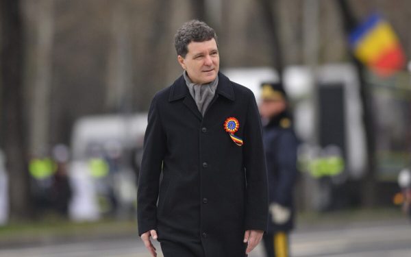 Anchetă după o postare: BĂRBATUL care vrea să-l asasineze pe Nicușor Dan