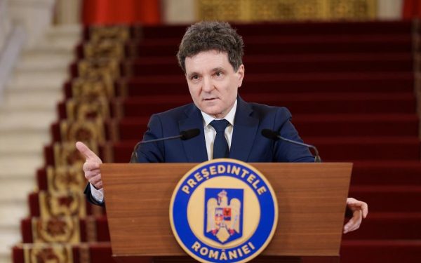 Președintele convocă partidele după retragerea sprijinului pentru premier