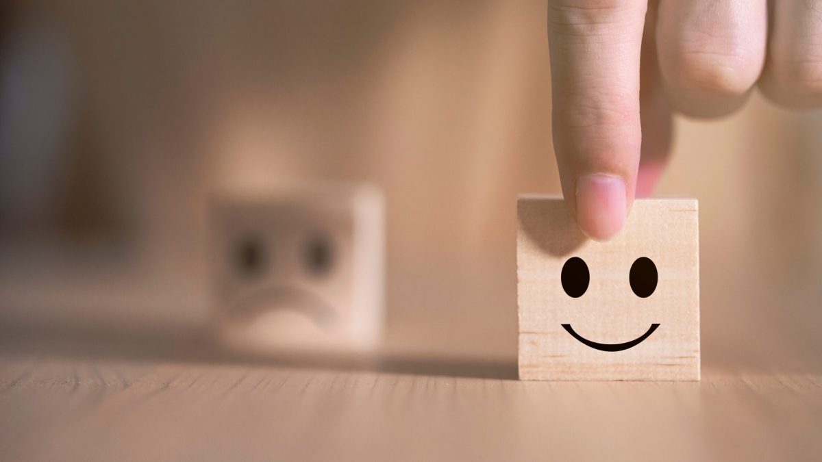 Frazele care te țin blocat în nefericire: Ce spun oamenii triști mereu