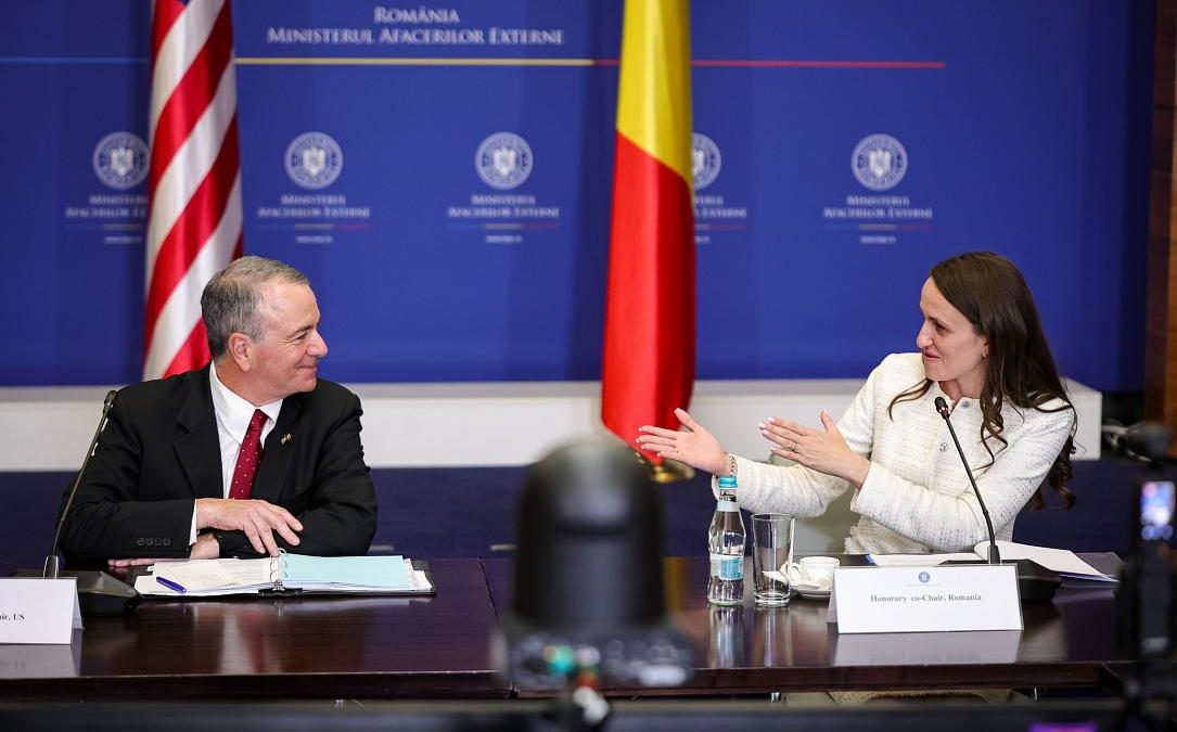 Agerul ministru și ambasadorul SUA, la ședința Fulbright