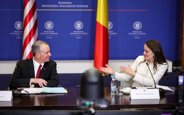 Agerul ministru și ambasadorul SUA, la ședința Fulbright