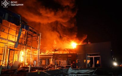 Cel puțin trei morți și 15 răniți în urma atacului cu drone asupra ODESEI Un atac masiv cu drone comis de Rusia în noaptea de duminică spre luni asupra orașului-port Odesa a provocat cel puțin trei victime și a rănit alte 15 persoane