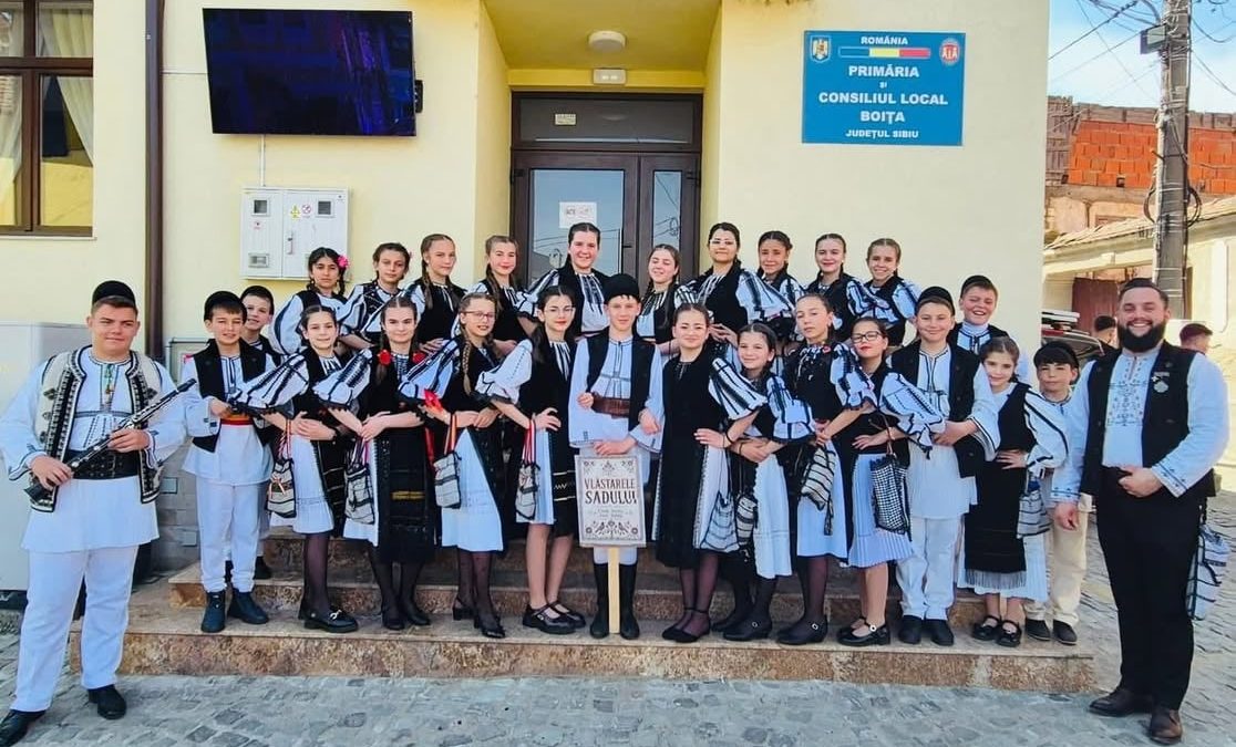 Elevii din comună, premiați cu un trofeu râvnit