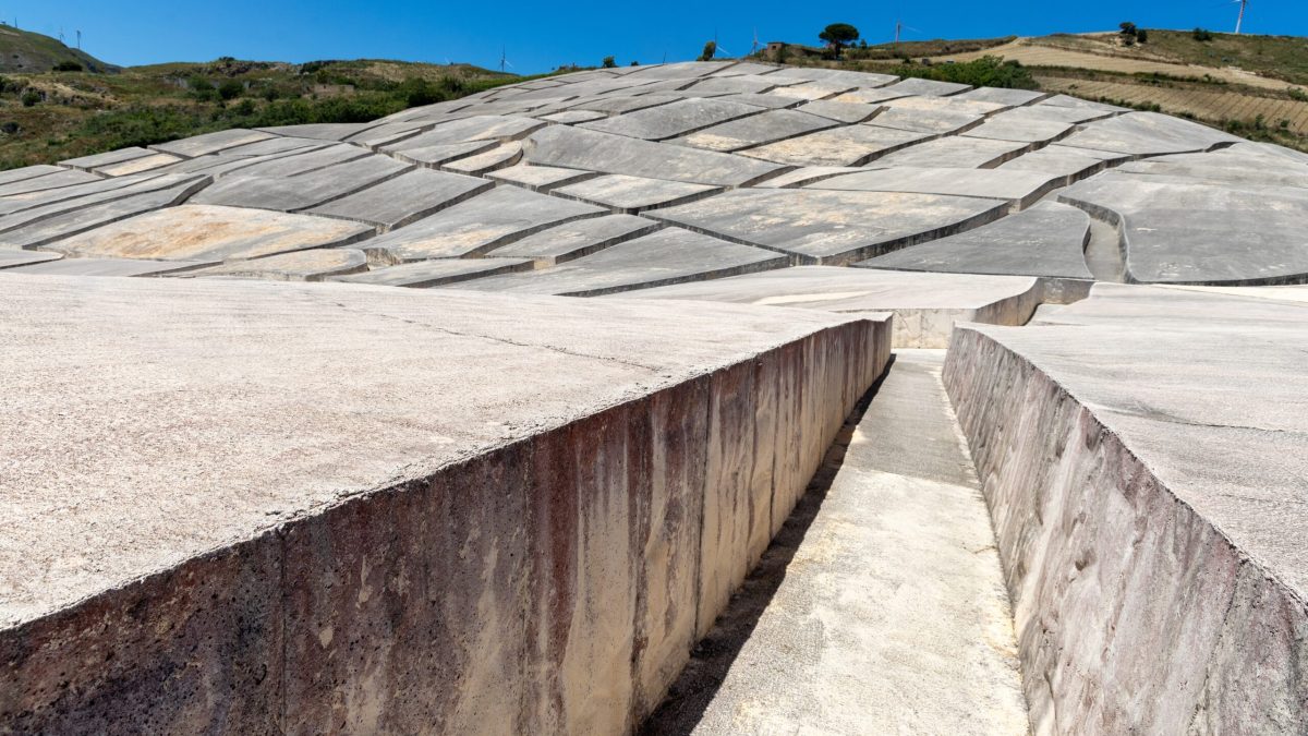 Oraș din beton, „Pompeii modern”: artă contemporană șochează