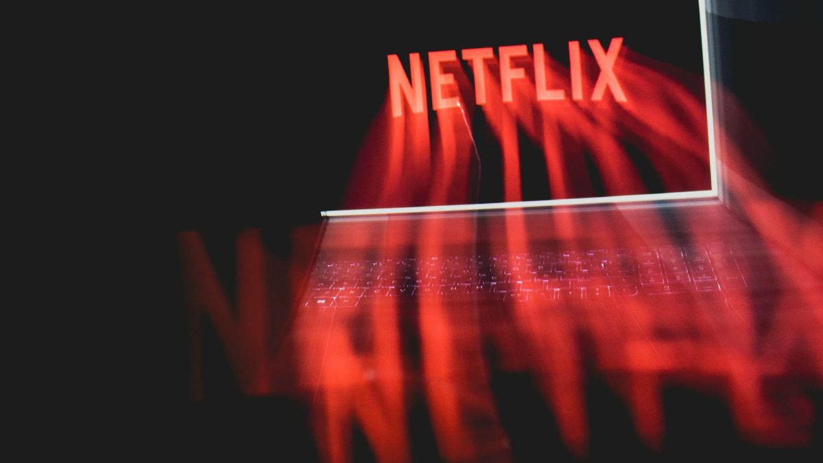 Netflix lovește YouTube: Gigantul intră în forță pe piața de podcasturi