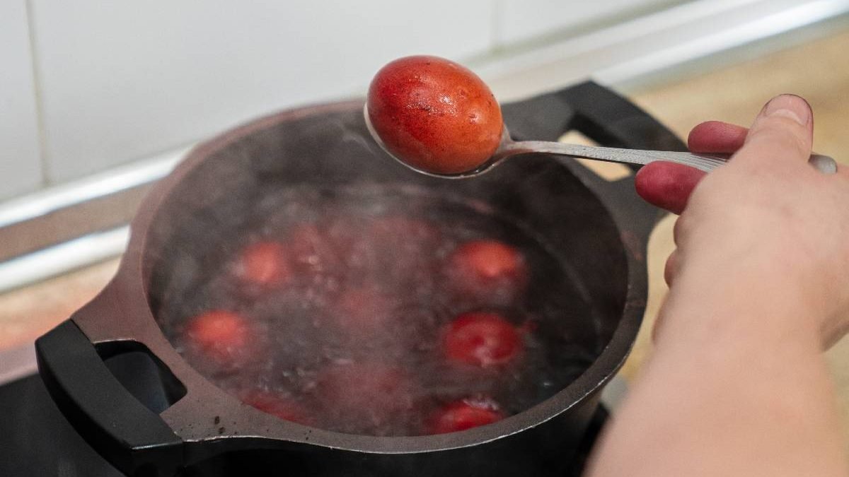 Ouă de Paște în exces? Trucuri să le păstrezi proaspete și bune de mâncat!