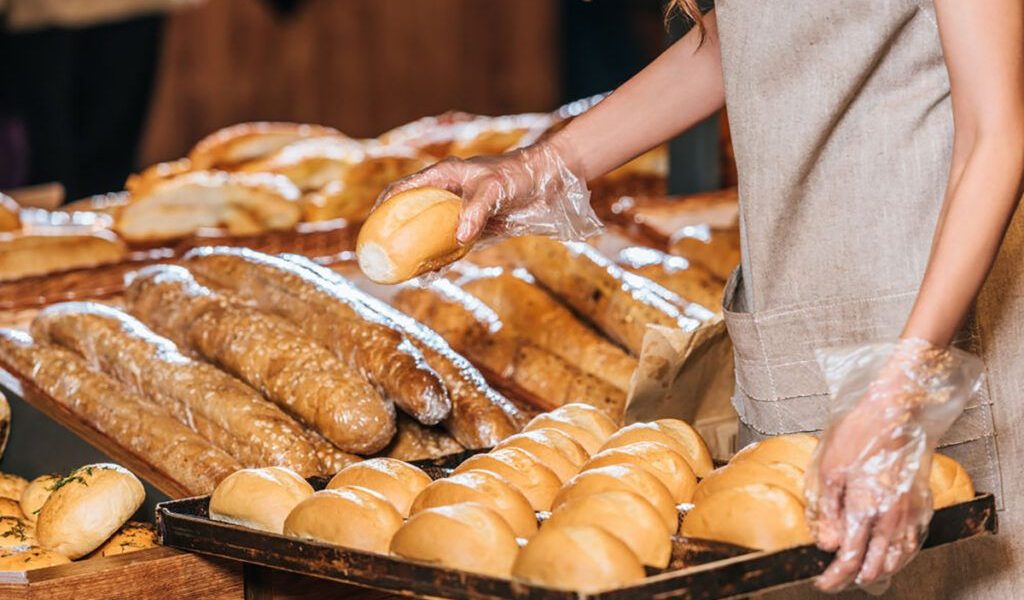 Pâinea, aliment de bază în dieta multor români, poate ascunde pericole pentru sănătatea cardiovasculară, avertizează specialiștii