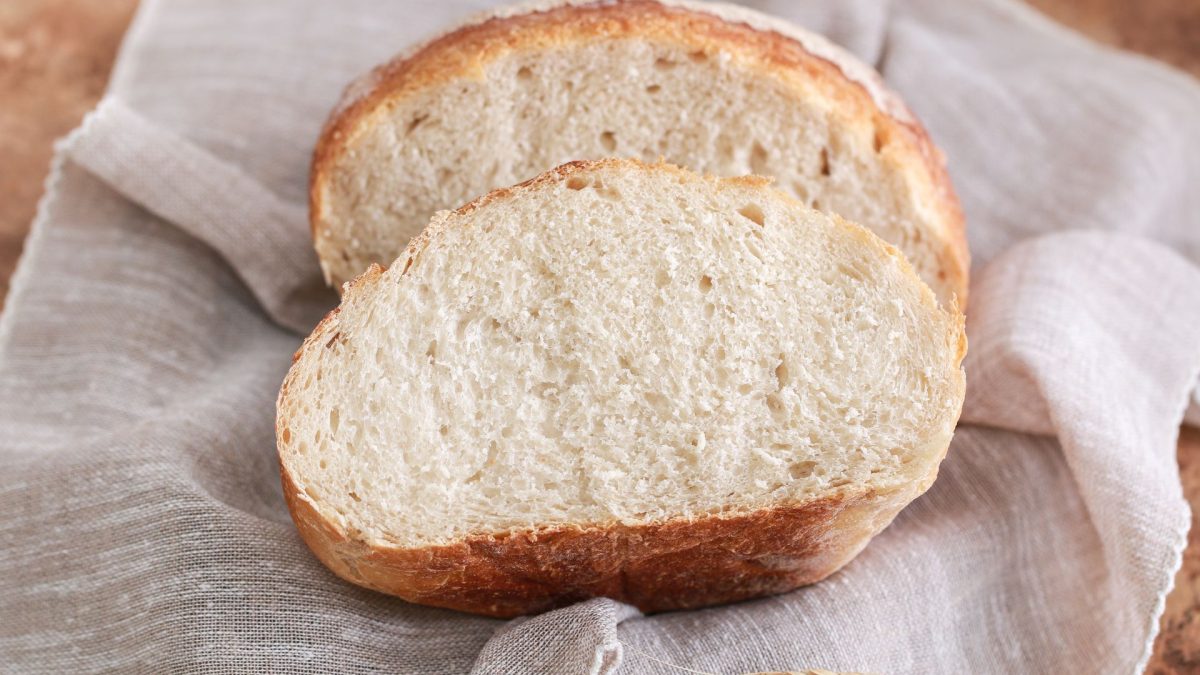 De ce pâinea îngrașă chiar și dacă o mănânci puțin? Explicații
