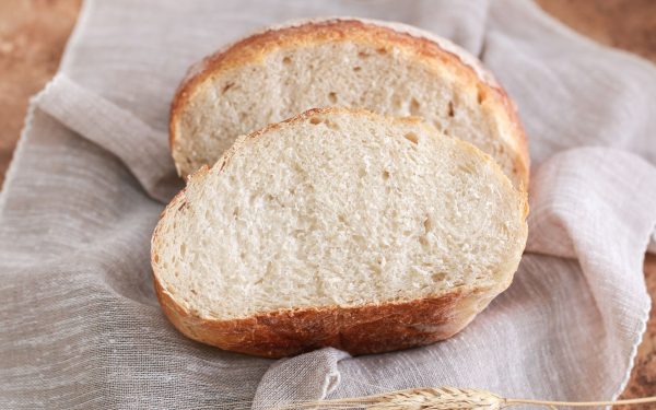 De ce pâinea îngrașă chiar și dacă o mănânci puțin? Explicații