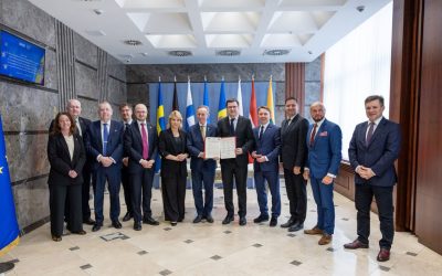 Deputați moldoveni solicită UE accelerarea negocierilor de aderare Un grup de deputați moldoveni a transmis oficial un apel către Uniunea Europeană pentru a grăbi procesul de aderare a Republicii Moldova la blocul comunitar