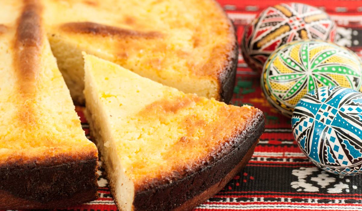 Coacerea perfectă a pascăi fără aluat, un deliciu tradițional de Paște, depinde crucial de temperatura cuptorului