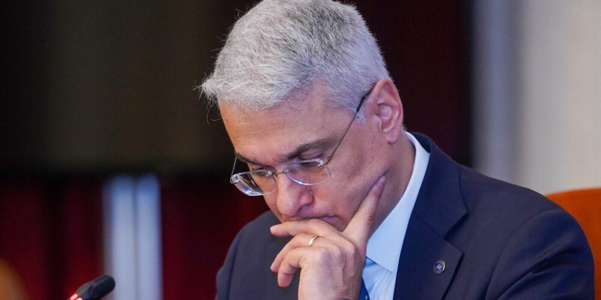 Implementarea Planului Național de Redresare și Reziliență (PNRR) se confruntă cu întârzieri semnificative, conform declarațiilor ministrului de resort, Dragoș Pîslaru