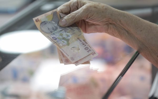 Pensii: Puterea de cumpărare în România, în picaj accentuat, arată Eurostat