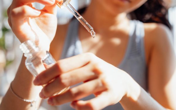 Peptidele, noul elixir? Promisiuni mărețe în wellness, riscuri ascunse!